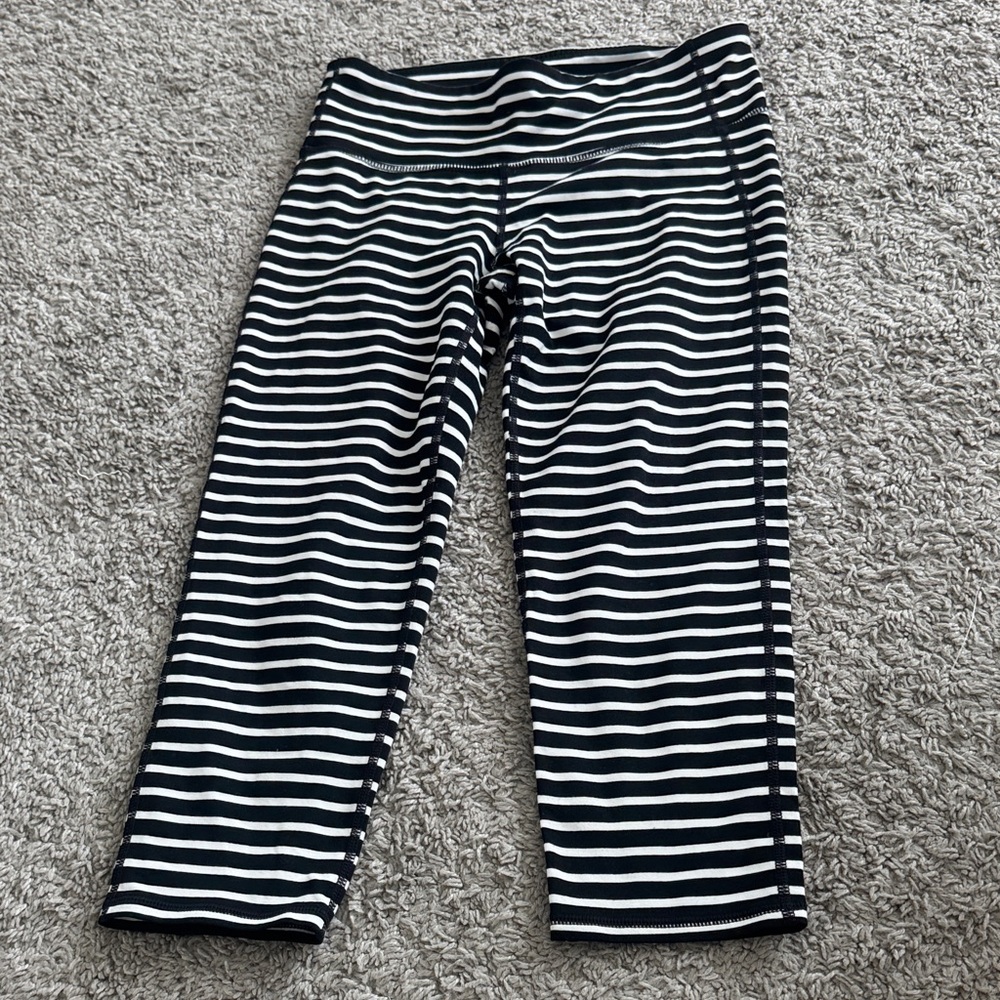 Athleta Capri Leggings